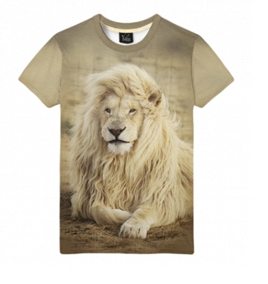 Лев на природе