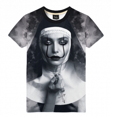 Монахиня и крест